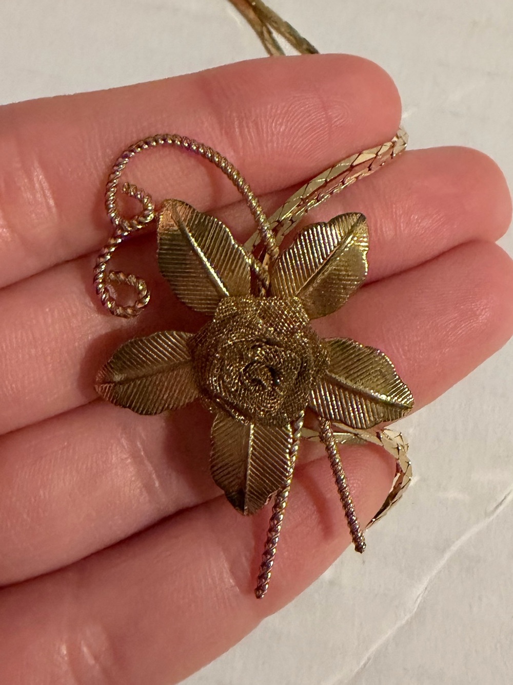Vintage 80s  Snake Chain Adjustable Mesh Flower Pull Tab Dangle Necklace
